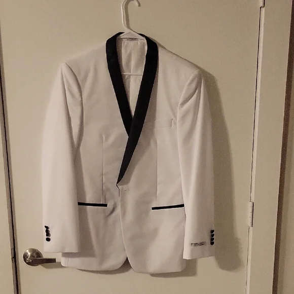Ferrecci White Tuxedo with Black Trim - Picture 1 of 4
